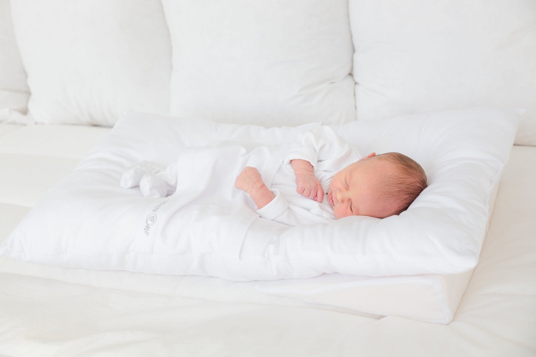 Nurture One - Sleep Wedge