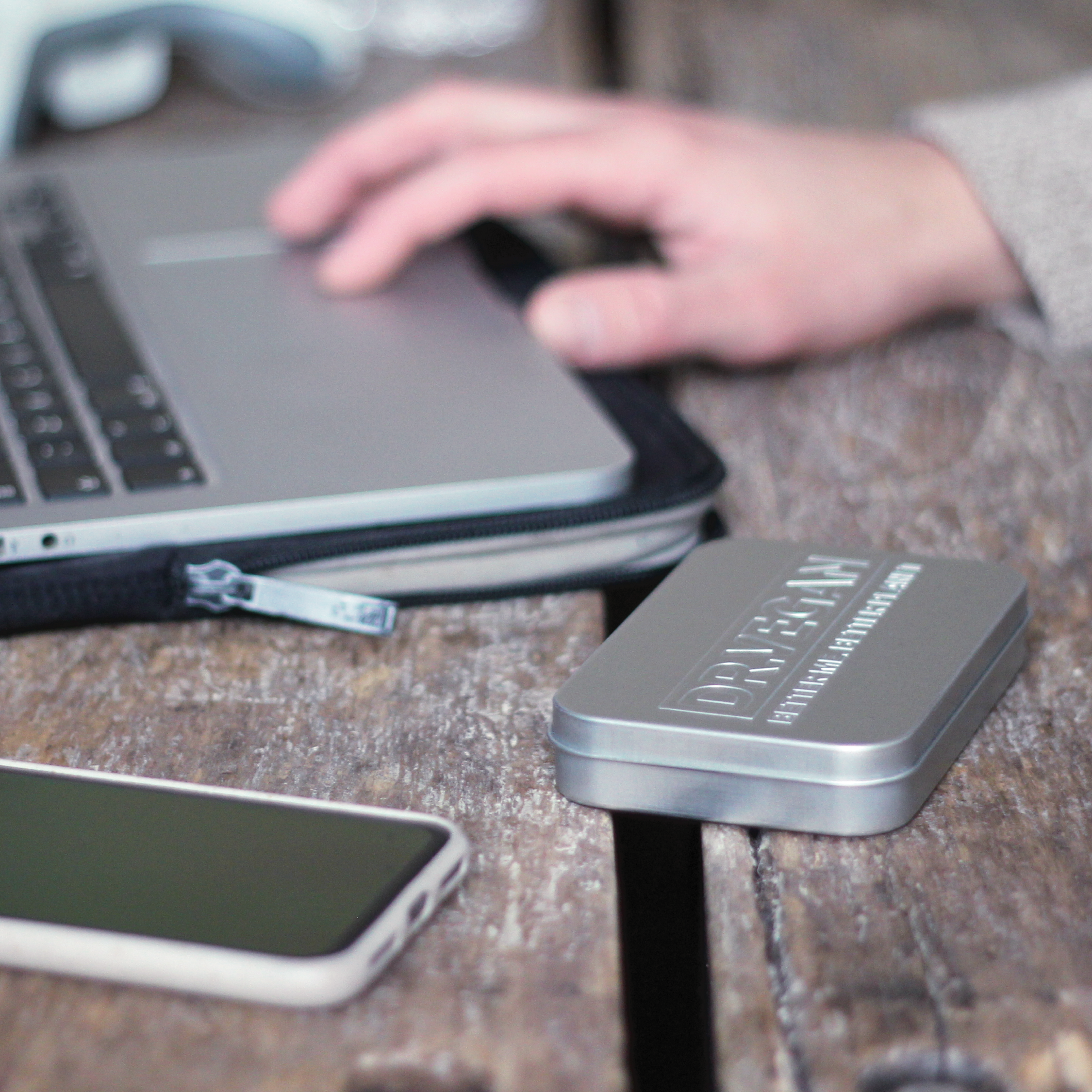 Dr Vegan - Screen Eyes 60s